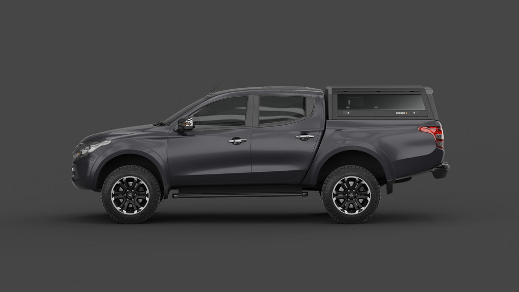 Mitsubishi Triton MQ aluminium ute canopy – with sliding dog windows