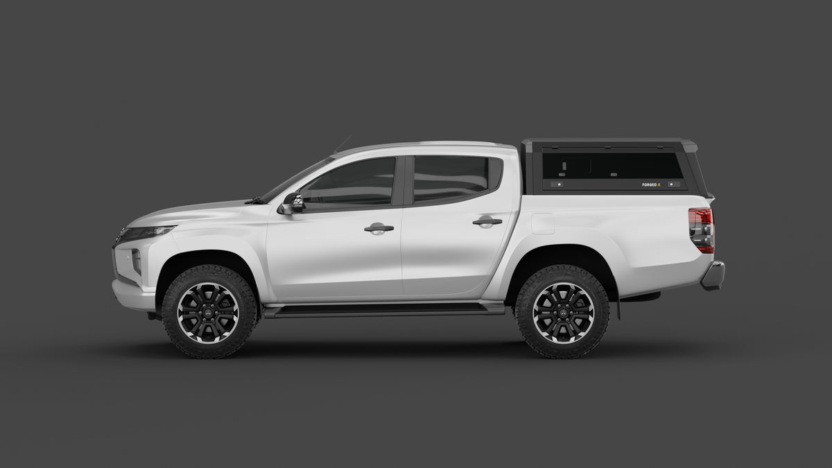 Mitsubishi Triton MR aluminium ute canopy – with sliding dog windows